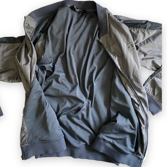 Under Armour-Men's Sport Style Wind Bomber Jacket- Full ZiP Windbreaker - Picture 6 of 12